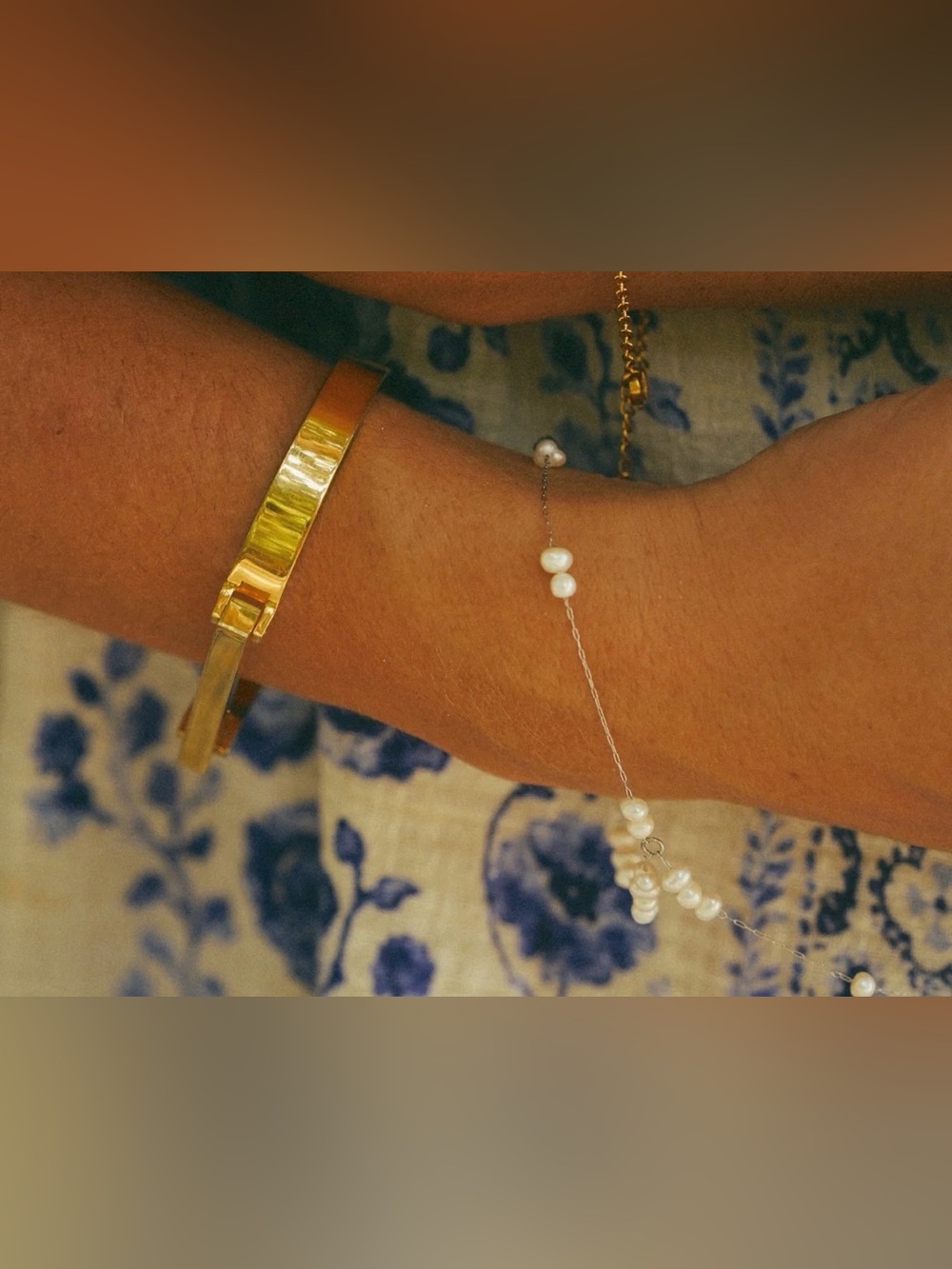 Gold Bar Bracelet - Picture 5 of 8